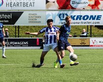 HL20260509013 SCHERPENZEEL, NETHERLANDS - MAY 9: Manno Bakkenes (l) of Scherpenzeel, Nick Buitink (r) of Genemuiden. Competition match between vv Scherpenzeel vs SC...
