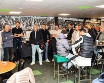 HL20260516001SCG-DOSK Wat vroeger garant stond voor felle, maar sportieve strijd, krijgt op 16 mei een prachtig vervolg. De Oldstars Legends van DOS en Genemuiden namen het weer...