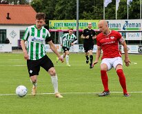 HL20260516008 GENEMUIDEN, NETHERLANDS - MAY 16: Rens van Benthem (l) of Genemuiden, Nick de Bondt (r) of DOVO. Competition match between SC Genemuiden vs DOVO at Sports...
