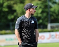 HL20260523018 HOOGEVEEN, NETHERLANDS - MAY 23: Trainer Coach Björn Zwikker of Hoogeveen. Competition match between vv Hoogeveen vs SC Genemuiden at Sports complex...