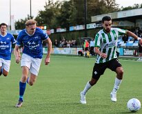 HL20261003012 HOOGEVEEN, NETHERLANDS - OKTOBER 2026: Noah Schuurman (l) of Hoogeveen, Mitchell van Rooijen (r) of Genemuiden. Competition match between vv Hoogeveen vs SC...