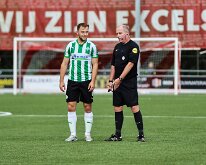 HL20261017006 RIJSSEN, NETHERLANDS - OKTOBER 17: Bart Jan Brouwer (l) of Genemuiden, Ref. Wim Bronsvoort. Competition match between Excelsior '31 vs SC Genemuiden at Sports...