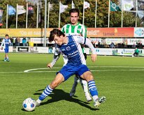 HL20261024010 GENEMUIDEN, NETHERLANDS - OCTOBER 2026: Tijn Welgraven (l) of ADO, Hadde Pleijsier (r) of Genemuiden. Competition match between SC Genemuiden vs ADO '20 at...