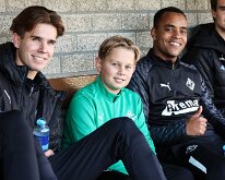 HL20261024012 GENEMUIDEN, NETHERLANDS - OCTOBER 2026: Jasper Tuinman (l), Vince Beens (m), Maron Voorhuis (r), Matthias Klomp (r) of Genemuiden. Competition match between SC...